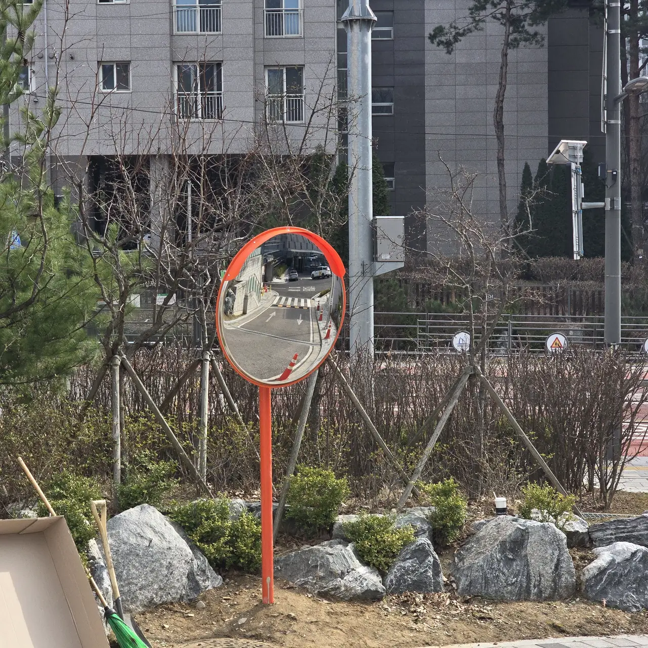 볼록거울설치 시공 사진